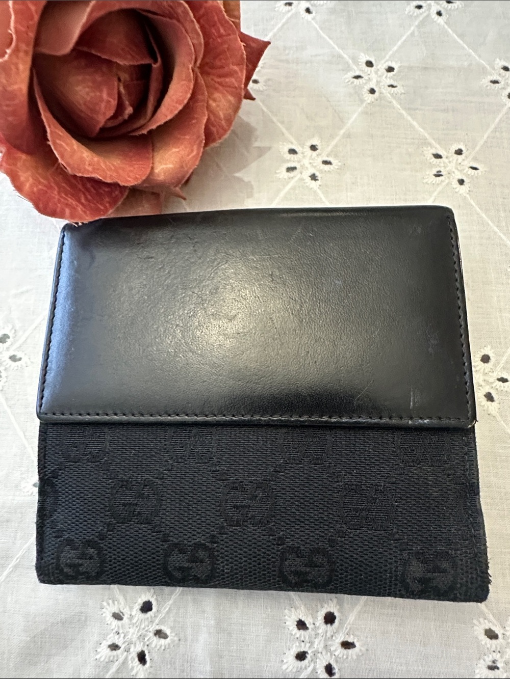 Gucci Black Jackie Leather Bifold Wallet with Embossed Logo - Picture 12 of 16